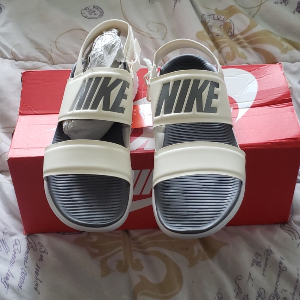 Nike Tanjun Sandals